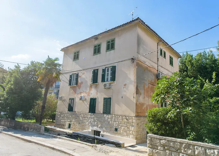 Bed & Breakfast Location