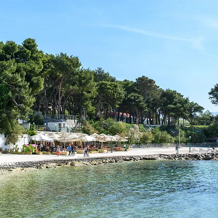 Location 4* Split