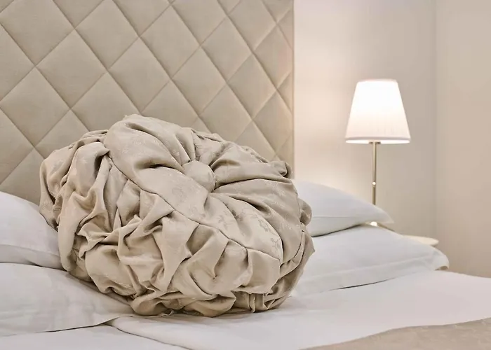 Bed & Breakfast Location Split