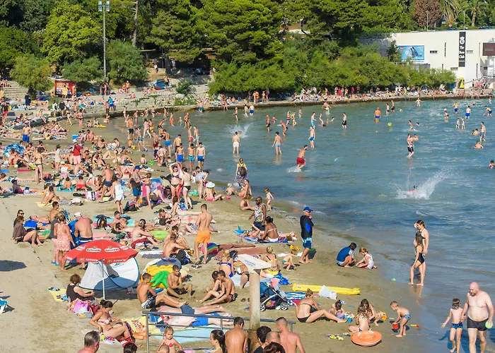 Alojamento de Acomodação e Pequeno-almoço Location Split