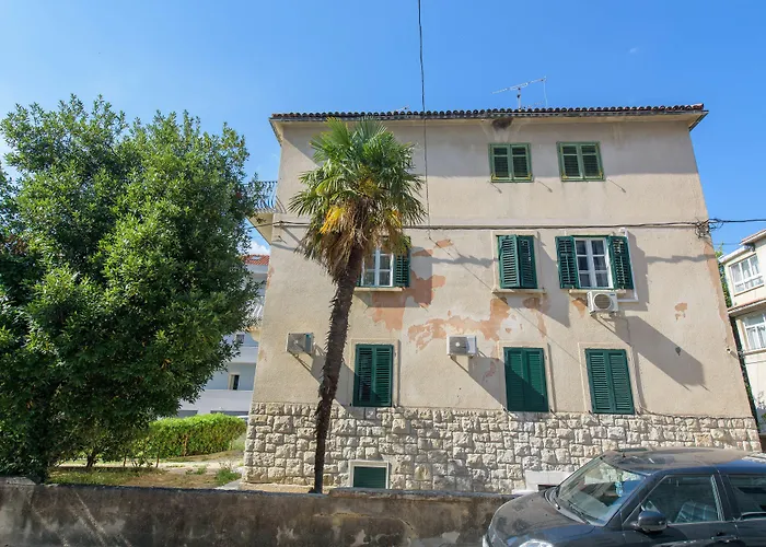 Bed & Breakfast Location