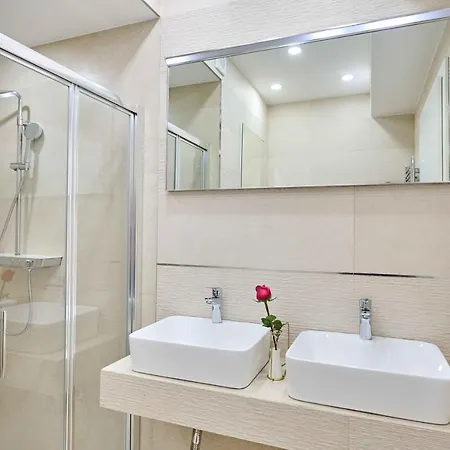 Location Bed and Breakfast 4*